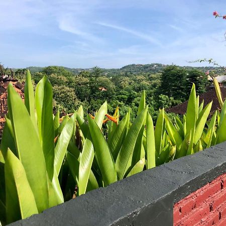 The Hidden Escapes Bingin- Sunset Rooftop Wood House With Ocean View & Private Kitchen 乌鲁瓦图 外观 照片